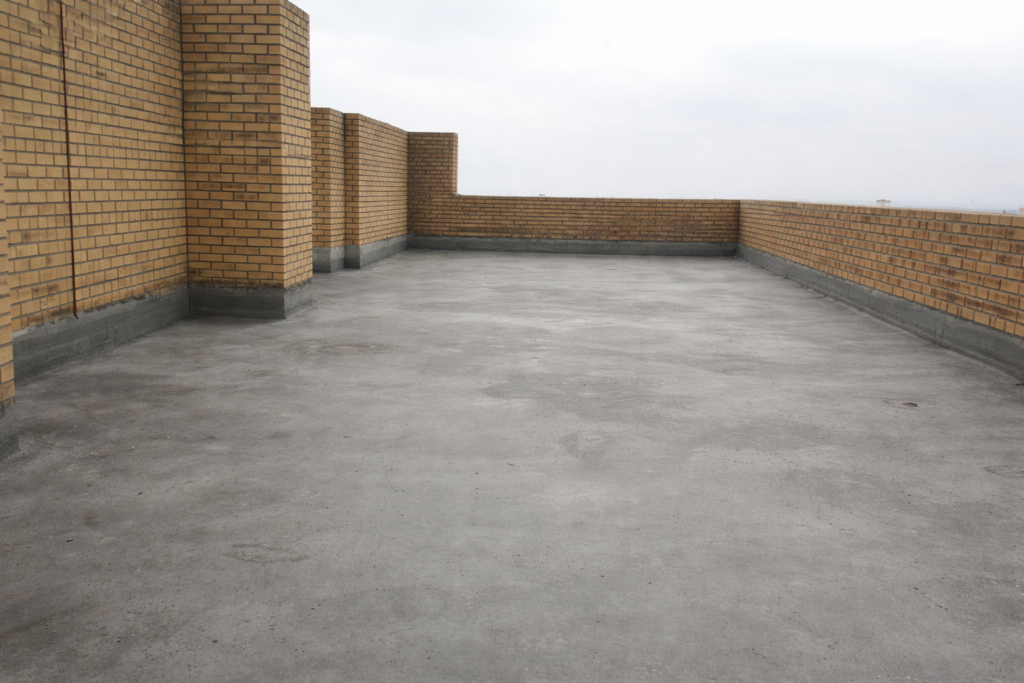 Vorbereitung eines Beton-Flachdachs vor der Abdichtung